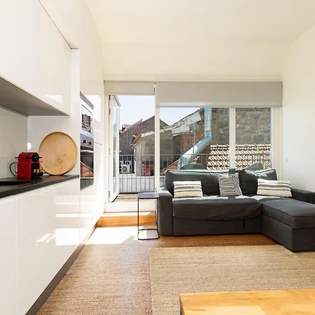 Stylish With Views In Porto